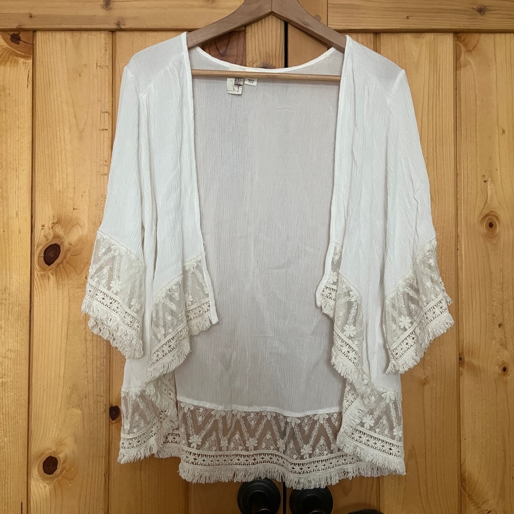 EUC White Boho Lace Trim Kimono Cardigan Sz Medium